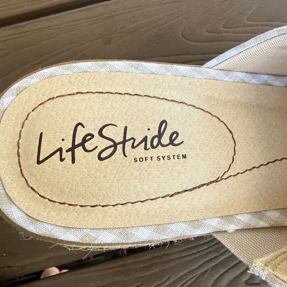 Life Stride Paradise Natural Gingham NWOT Size 10